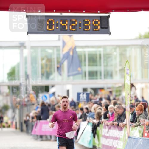 12.06.2026 - Holstenköstenlauf LAZAROV Photography http://msf.ph/oto/9739581 12.06.2026 19:42:38 Laufen 3210, 3294, 4614 meine-sportfotos.de