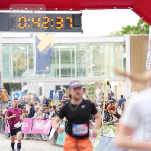 12.06.2026 - Holstenköstenlauf LAZAROV Photography http://msf.ph/oto/9739584 12.06.2026 19:42:36 Laufen 3210, 3294, 4614 meine-sportfotos.de