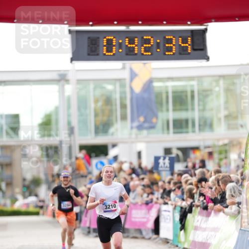 12.06.2026 - Holstenköstenlauf LAZAROV Photography http://msf.ph/oto/9739591 12.06.2026 19:42:33 Laufen 3210, 3294 meine-sportfotos.de
