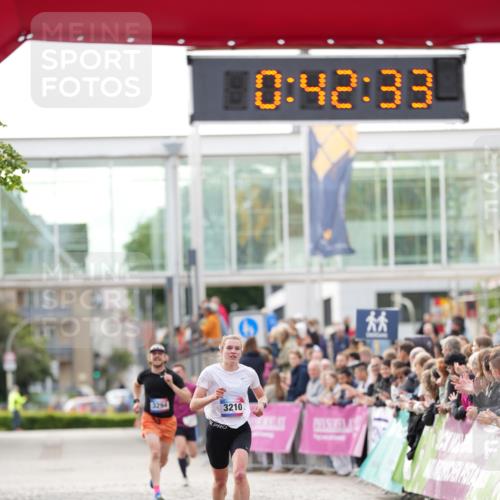 12.06.2026 - Holstenköstenlauf LAZAROV Photography http://msf.ph/oto/9739593 12.06.2026 19:42:32 Laufen 3210, 3294 meine-sportfotos.de