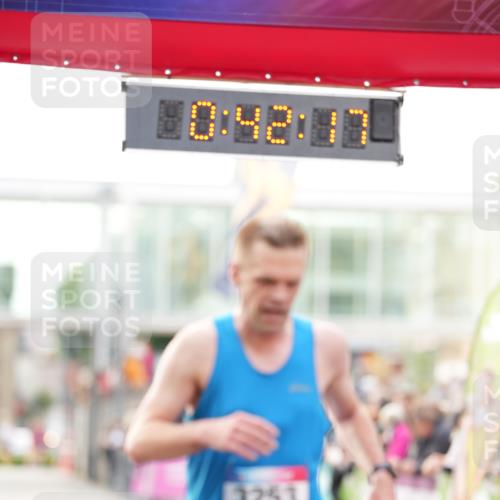 12.06.2026 - Holstenköstenlauf LAZAROV Photography http://msf.ph/oto/9739594 12.06.2026 19:42:16 Laufen 3253, 4932 meine-sportfotos.de