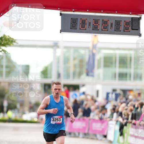 12.06.2026 - Holstenköstenlauf LAZAROV Photography http://msf.ph/oto/9739597 12.06.2026 19:42:14 Laufen 3253, 4932 meine-sportfotos.de