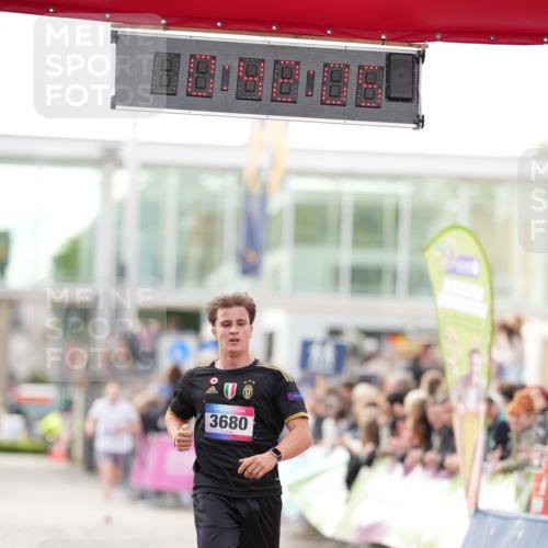 12.06.2026 - Holstenköstenlauf LAZAROV Photography http://msf.ph/oto/9739607 12.06.2026 19:42:04 Laufen 3680 meine-sportfotos.de