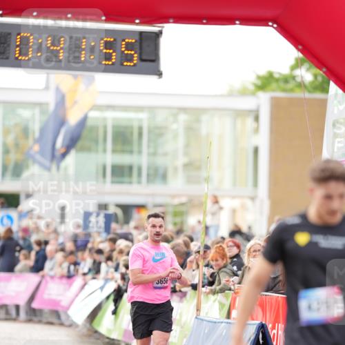 12.06.2026 - Holstenköstenlauf LAZAROV Photography http://msf.ph/oto/9739613 12.06.2026 19:41:54 Laufen 3656, 4251 meine-sportfotos.de