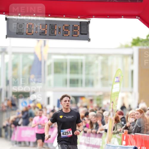 12.06.2026 - Holstenköstenlauf LAZAROV Photography http://msf.ph/oto/9739615 12.06.2026 19:41:52 Laufen 3656, 4251 meine-sportfotos.de
