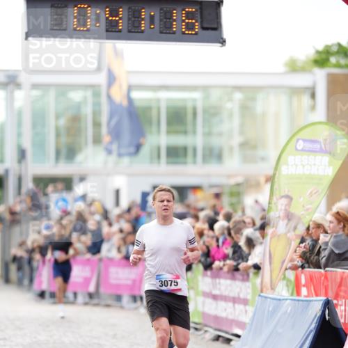 12.06.2026 - Holstenköstenlauf LAZAROV Photography http://msf.ph/oto/9739638 12.06.2026 19:41:15 Laufen 3075, 3235 meine-sportfotos.de