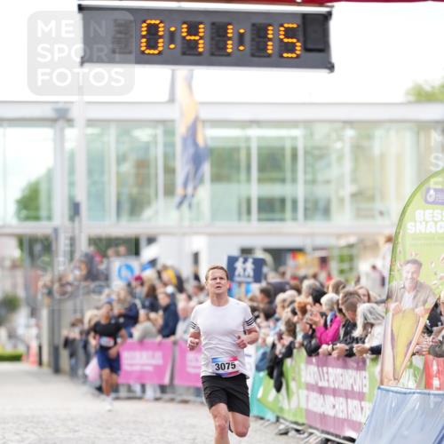 12.06.2026 - Holstenköstenlauf LAZAROV Photography http://msf.ph/oto/9739639 12.06.2026 19:41:15 Laufen 3075, 3235 meine-sportfotos.de