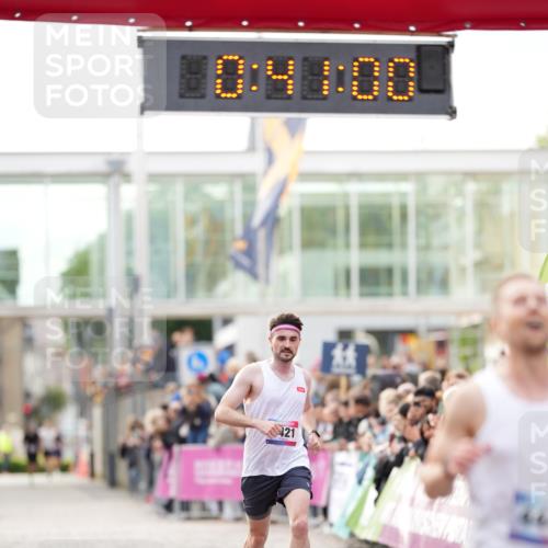 12.06.2026 - Holstenköstenlauf LAZAROV Photography http://msf.ph/oto/9739645 12.06.2026 19:40:59 Laufen 3211, 3761, 4421, 4432, 4441 meine-sportfotos.de