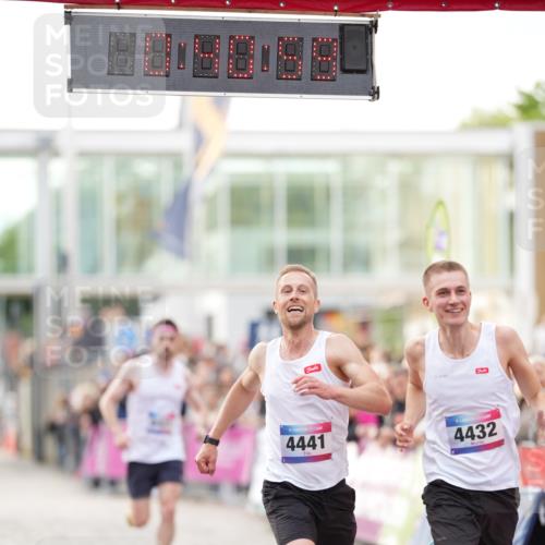 12.06.2026 - Holstenköstenlauf LAZAROV Photography http://msf.ph/oto/9739646 12.06.2026 19:40:58 Laufen 3211, 3761, 4421, 4432, 4441 meine-sportfotos.de