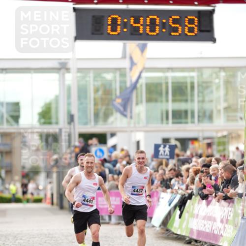 12.06.2026 - Holstenköstenlauf LAZAROV Photography http://msf.ph/oto/9739649 12.06.2026 19:40:57 Laufen 3211, 3761, 4421, 4432, 4441 meine-sportfotos.de