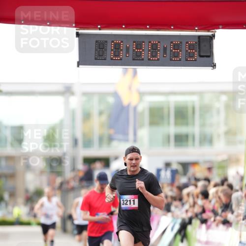 12.06.2026 - Holstenköstenlauf LAZAROV Photography http://msf.ph/oto/9739653 12.06.2026 19:40:54 Laufen 3211, 3761, 4432, 4441 meine-sportfotos.de