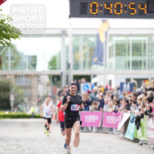 12.06.2026 - Holstenköstenlauf LAZAROV Photography http://msf.ph/oto/9739655 12.06.2026 19:40:53 Laufen 3211, 3761 meine-sportfotos.de