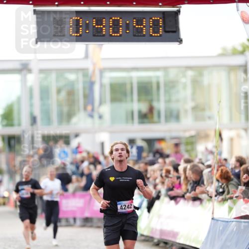 12.06.2026 - Holstenköstenlauf LAZAROV Photography http://msf.ph/oto/9739663 12.06.2026 19:40:40 Laufen 3219, 4174, 4242, 4830 meine-sportfotos.de