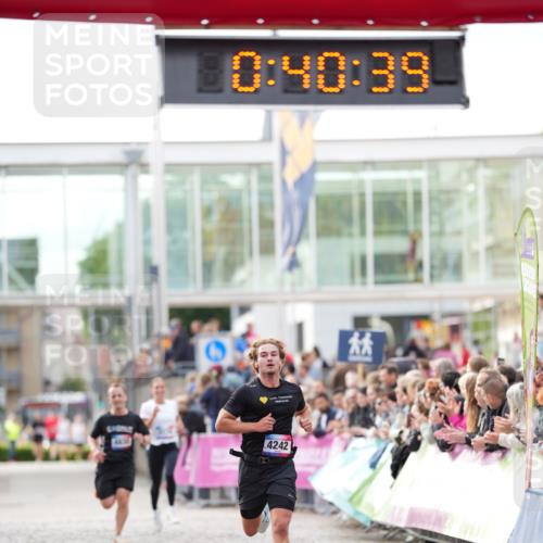 12.06.2026 - Holstenköstenlauf LAZAROV Photography http://msf.ph/oto/9739665 12.06.2026 19:40:39 Laufen 3219, 4174, 4242, 4830 meine-sportfotos.de