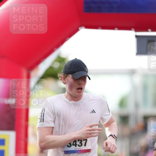 12.06.2026 - Holstenköstenlauf LAZAROV Photography http://msf.ph/oto/9739702 12.06.2026 19:39:33 Laufen 3419, 3437 meine-sportfotos.de