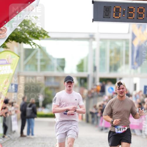 12.06.2026 - Holstenköstenlauf LAZAROV Photography http://msf.ph/oto/9739705 12.06.2026 19:39:31 Laufen 3419, 3437 meine-sportfotos.de