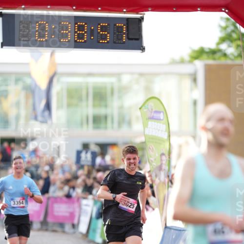 12.06.2026 - Holstenköstenlauf LAZAROV Photography http://msf.ph/oto/9739714 12.06.2026 19:38:56 Laufen 3354, 3625, 4678 meine-sportfotos.de