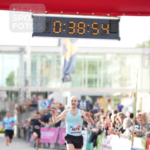 12.06.2026 - Holstenköstenlauf LAZAROV Photography http://msf.ph/oto/9739719 12.06.2026 19:38:53 Laufen 3354, 3625, 4678 meine-sportfotos.de