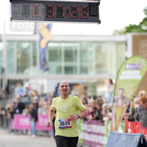 12.06.2026 - Holstenköstenlauf LAZAROV Photography http://msf.ph/oto/9739751 12.06.2026 19:37:25 Laufen 3304, 3515 meine-sportfotos.de