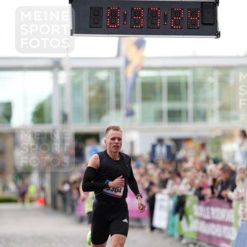 12.06.2026 - Holstenköstenlauf LAZAROV Photography http://msf.ph/oto/9739754 12.06.2026 19:37:24 Laufen 3304, 3515 meine-sportfotos.de