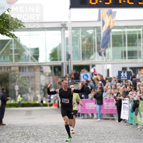 12.06.2026 - Holstenköstenlauf LAZAROV Photography http://msf.ph/oto/9739758 12.06.2026 19:37:22 Laufen 3304, 3515 meine-sportfotos.de