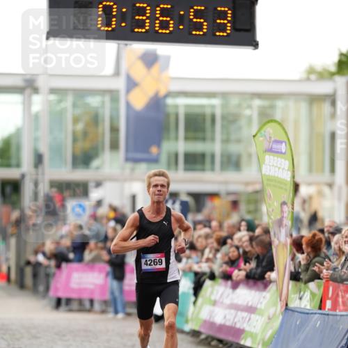 12.06.2026 - Holstenköstenlauf LAZAROV Photography http://msf.ph/oto/9739761 12.06.2026 19:36:52 Laufen 3040, 4269 meine-sportfotos.de