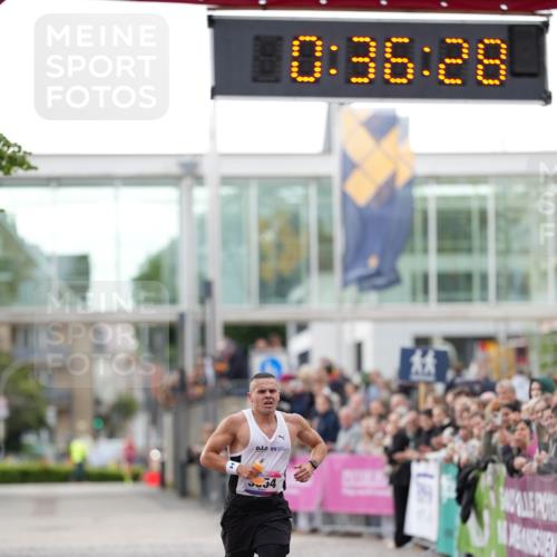 12.06.2026 - Holstenköstenlauf LAZAROV Photography http://msf.ph/oto/9739769 12.06.2026 19:36:28 Laufen 3954 meine-sportfotos.de