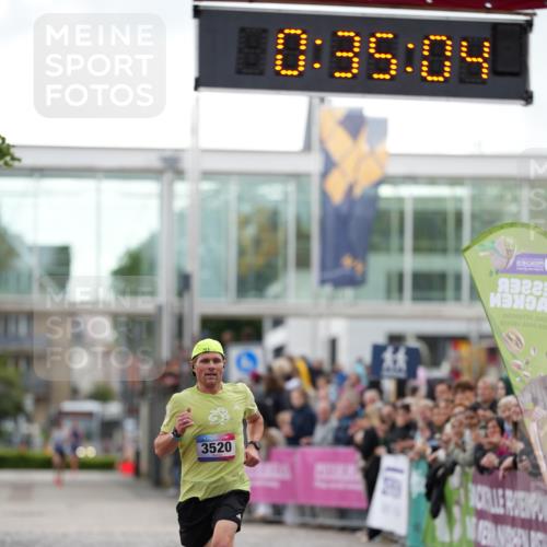 12.06.2026 - Holstenköstenlauf LAZAROV Photography http://msf.ph/oto/9739791 12.06.2026 19:35:04 Laufen 3520 meine-sportfotos.de