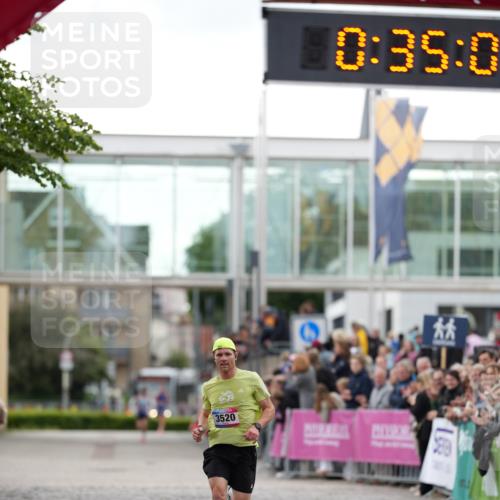12.06.2026 - Holstenköstenlauf LAZAROV Photography http://msf.ph/oto/9739793 12.06.2026 19:35:03 Laufen 3520 meine-sportfotos.de