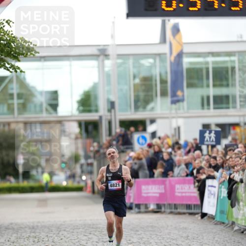 12.06.2026 - Holstenköstenlauf LAZAROV Photography http://msf.ph/oto/9739797 12.06.2026 19:34:38 Laufen 3646, 4821 meine-sportfotos.de