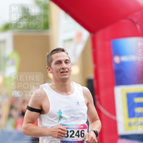12.06.2026 - Holstenköstenlauf LAZAROV Photography http://msf.ph/oto/9739811 12.06.2026 19:33:19 Laufen 3246 meine-sportfotos.de