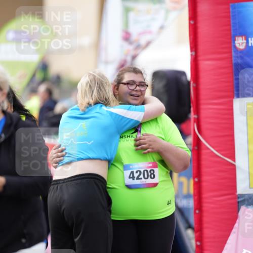 12.06.2026 - Holstenköstenlauf LAZAROV Photography http://msf.ph/oto/9739826 12.06.2026 18:29:04 Laufen 4094, 4208 meine-sportfotos.de