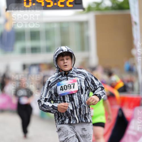 12.06.2026 - Holstenköstenlauf LAZAROV Photography http://msf.ph/oto/9739860 12.06.2026 18:15:20 Laufen 4097, 4211, 4584 meine-sportfotos.de