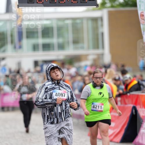 12.06.2026 - Holstenköstenlauf LAZAROV Photography http://msf.ph/oto/9739862 12.06.2026 18:15:19 Laufen 4097, 4211 meine-sportfotos.de