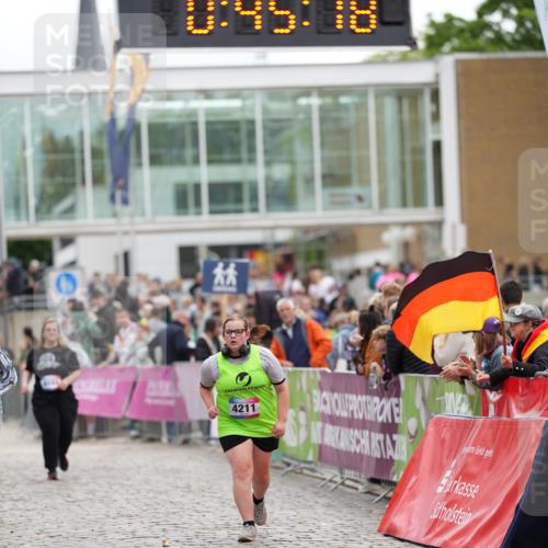 12.06.2026 - Holstenköstenlauf LAZAROV Photography http://msf.ph/oto/9739867 12.06.2026 18:15:16 Laufen 4097, 4211, 4405 meine-sportfotos.de