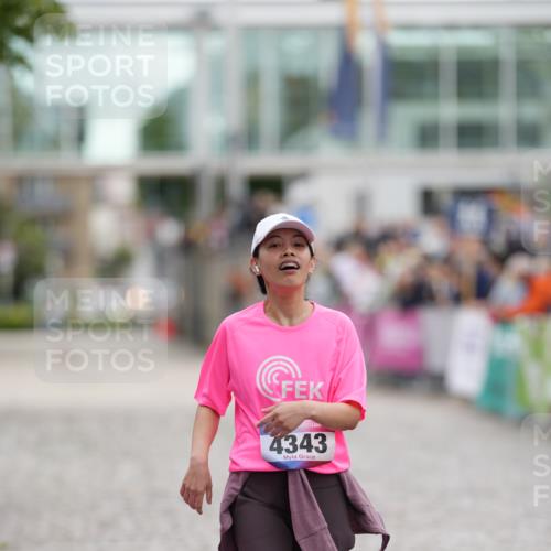 12.06.2026 - Holstenköstenlauf LAZAROV Photography http://msf.ph/oto/9739889 12.06.2026 18:13:34 Laufen 4343 meine-sportfotos.de