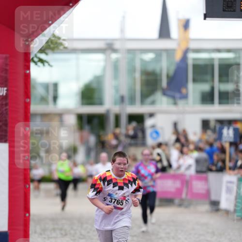 12.06.2026 - Holstenköstenlauf LAZAROV Photography http://msf.ph/oto/9739918 12.06.2026 18:11:07 Laufen 3765, 4477 meine-sportfotos.de