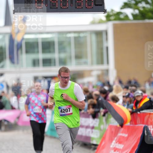 12.06.2026 - Holstenköstenlauf LAZAROV Photography http://msf.ph/oto/9739934 12.06.2026 18:10:28 Laufen 4207, 4472 meine-sportfotos.de