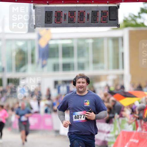 12.06.2026 - Holstenköstenlauf LAZAROV Photography http://msf.ph/oto/9739948 12.06.2026 18:10:10 Laufen 4077, 4082 meine-sportfotos.de