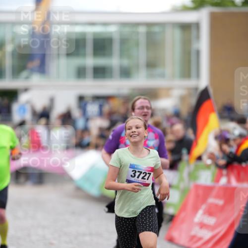 12.06.2026 - Holstenköstenlauf LAZAROV Photography http://msf.ph/oto/9739957 12.06.2026 18:09:25 Laufen 3727, 4200, 4483 meine-sportfotos.de