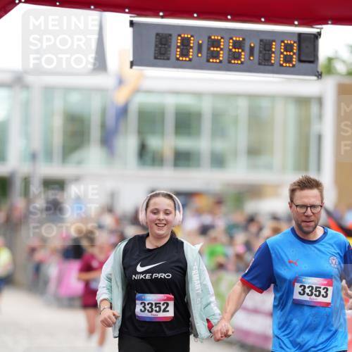 12.06.2026 - Holstenköstenlauf LAZAROV Photography http://msf.ph/oto/9739979 12.06.2026 18:05:16 Laufen 3352, 3353, 3616, 3867, 3896 meine-sportfotos.de