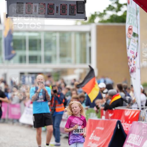12.06.2026 - Holstenköstenlauf LAZAROV Photography http://msf.ph/oto/9739995 12.06.2026 18:05:05 Laufen 3409, 3871, 3872, 3874, 4539 meine-sportfotos.de