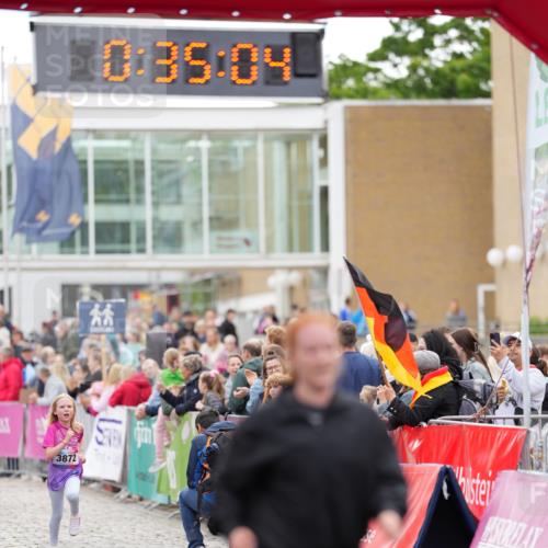 12.06.2026 - Holstenköstenlauf LAZAROV Photography http://msf.ph/oto/9739997 12.06.2026 18:05:02 Laufen 3872, 3874, 4408 meine-sportfotos.de