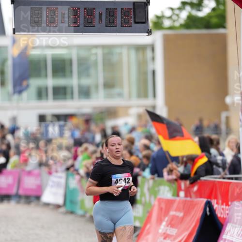 12.06.2026 - Holstenköstenlauf LAZAROV Photography http://msf.ph/oto/9740037 12.06.2026 18:04:15 Laufen 3535, 3674, 4102, 4104, 4642, 4845 meine-sportfotos.de