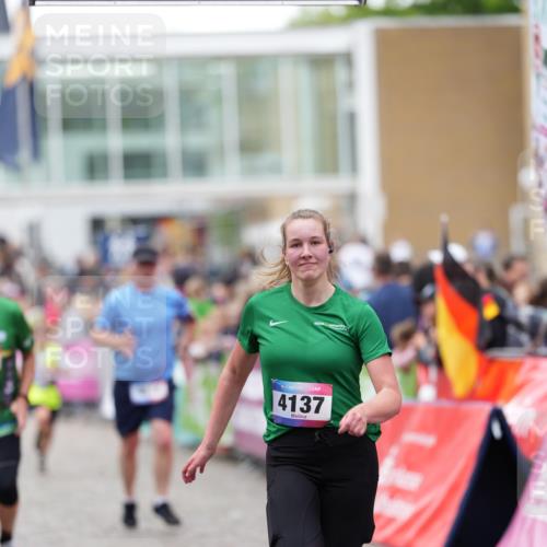 12.06.2026 - Holstenköstenlauf LAZAROV Photography http://msf.ph/oto/9740097 12.06.2026 18:03:08 Laufen 3738, 4137, 4901, 4914 meine-sportfotos.de