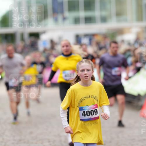 12.06.2026 - Holstenköstenlauf LAZAROV Photography http://msf.ph/oto/9740105 12.06.2026 18:02:57 Laufen 3263, 3885, 4009, 4025, 4027, 4453, 4626, 4909 meine-sportfotos.de