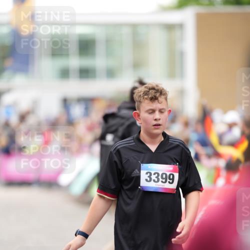 12.06.2026 - Holstenköstenlauf LAZAROV Photography http://msf.ph/oto/9740112 12.06.2026 18:02:51 Laufen 3011, 3399, 4285, 4677 meine-sportfotos.de