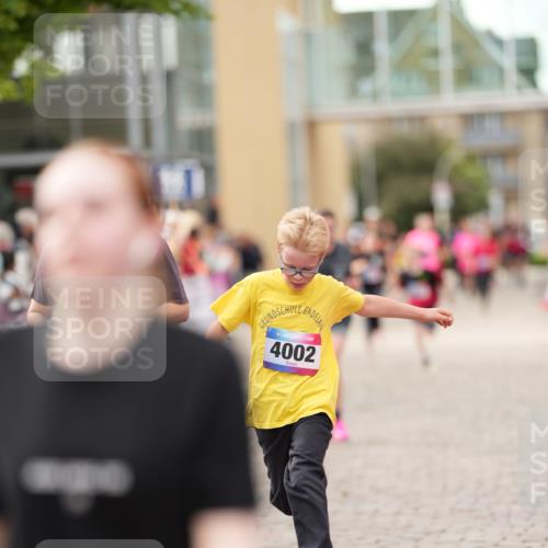 12.06.2026 - Holstenköstenlauf LAZAROV Photography http://msf.ph/oto/9740161 12.06.2026 18:01:57 Laufen 3381, 4002, 4502, 4735 meine-sportfotos.de