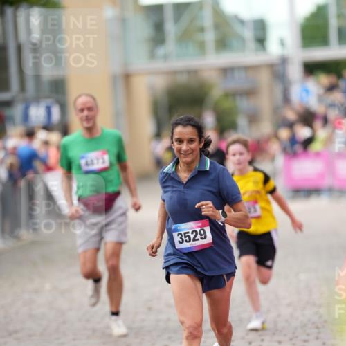 12.06.2026 - Holstenköstenlauf LAZAROV Photography http://msf.ph/oto/9740171 12.06.2026 18:01:49 Laufen 3529, 3813, 4623, 4873 meine-sportfotos.de