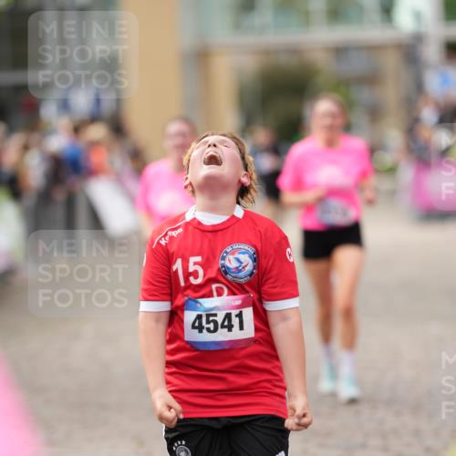 12.06.2026 - Holstenköstenlauf LAZAROV Photography http://msf.ph/oto/9740181 12.06.2026 18:01:39 Laufen 3300, 4034, 4075, 4076, 4321, 4335, 4338, 4339, 4541, 4905, 4906 meine-sportfotos.de
